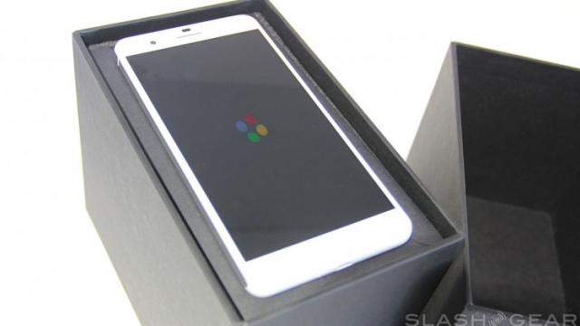 <b>Următorul Nexus ar putea veni din China, sub forma lui Huawei Nexus 8</b>Surse din China, citate de către Gizmochina afirmă că următorul terminal Nexus ar putea veni din China &icirc;n acest an. E vorba despre un presupus Huawei Nexus 8, pe care &icirc;l vede mai jos randat de către Slashgear. &nbsp; Ei s-au inspirat din...