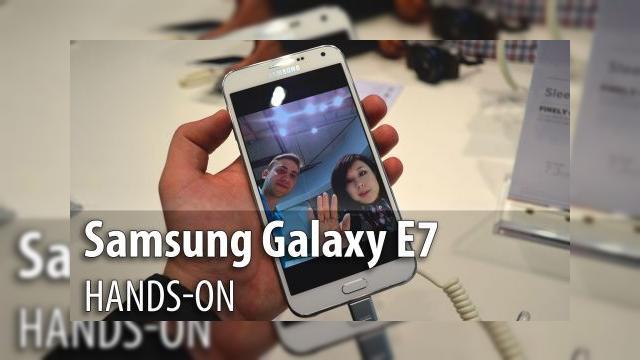 <b>MWC 2015: Samsung Galaxy E7 hands-on - phablet Samsung cu look de Galaxy Note, dotări midrange (Video)</b>Samsung Galaxy E7 este un device Samsung cu diagonală mare şi look ce aminteşte de seria Galaxy Note, dar dotările sale sunt unele modeste, &icirc;n ciuda aparenţelor. Acest terminal include un display Super AMOLED de 5.5 inch cu rezoluţie HD şi...