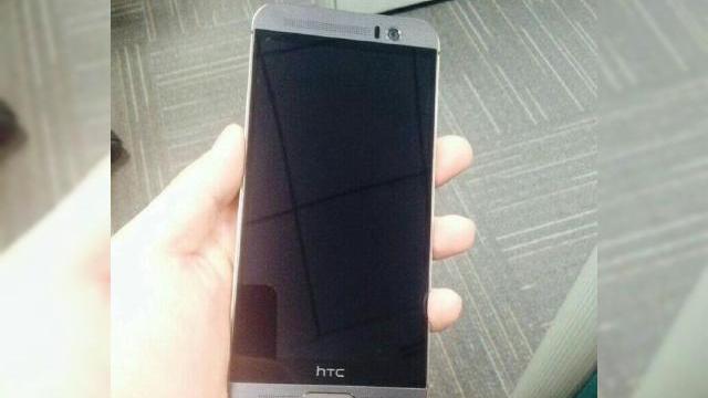 <b>HTC One M9 Plus ni se dezvăluie din nou, cu scannerul de amprente la vedere</b>Ieri vă prezentam imagini cu HTC One M9 Plus, veriga lipsă şi phabletul lipsa de la MWC 2015, iar astăzi avem noi imagini, de această dată unele care scot &icirc;n evidenţă scannerul de amprente al terminalului. &nbsp; Şi la finalul lunii...