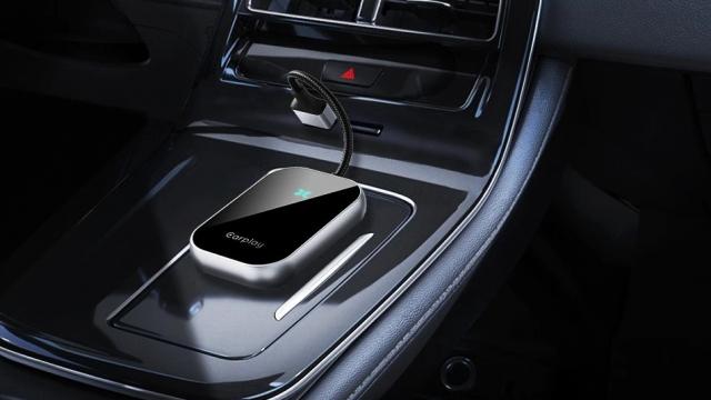 <b>Adaptorul DriFox A21 transformă conexiunea CarPlay și Android Auto pe cablu în una wireless; Acum la sub 150 de lei</b>Dacă ai o mașină mai recentă atunci te bucuri și de funcționalități precum Android Auto și Apple CarPlay. Acestea sunt platformele auto dezvoltate de Google și Apple pentru automobile și transformă experiența propusă de producătorul 