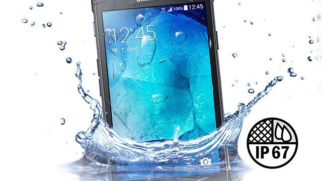 <b>Samsung anunţă telefonul Galaxy Xcover 3, rezistent la apă, praf şi scăpări de la înălţime</b>Un nou telefon Samsung din seria Galaxy Xcover a fost anunţat astăzi şi anume Samsung Galaxy Xcover 3, pe care &icirc;l vedeţi randat mai jos. Acest terminal este unul certificat după standarduri militare, astfel că e rezistent la apă, praf şi...