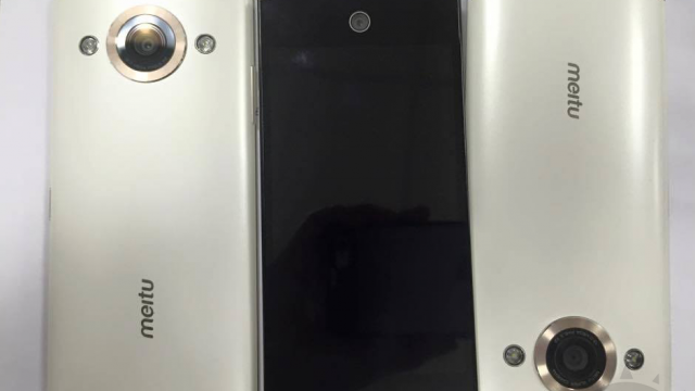 <b>Meitu M4 este un telefon axat pe selfie, cu design metalic rotunjit şi un Android personalizat în mod unic</b>Atunci c&acirc;nd am văzut telefonul Meitu M4 subiect de scăpări din partea lui @Upleaks am realizat că acest nume &icirc;mi e familiar. Se pare că &icirc;n urmă cu c&acirc;teva luni descopeream un telefon axat pe funcţii de selfie, pe numele său...