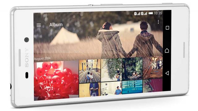 <b>Sony Xperia M4 Aqua debutează în stocurile QuickMobile la prețul de 1.399 lei</b>Printre smartphone-urile ce le-am văzut anul acesta la Mobile World Congress s-a numărat și Xperia M4 Aqua, device dezvoltat de către producătorul japonez Sony. Astăzi, remarcăm faptul că cei de la QuickMobile listează modelul M4 Aqua la...