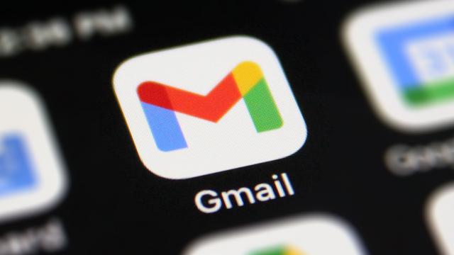 <b>Google schimbă modul de gestionare a conturilor în Gmail pentru Android</b>Google a început să implementeze un nou design fullscreen pentru comutarea conturilor în aplicațiile sale, începând cu Gmail pentru Android. Actualizarea aduce modificări semnificative interfeței, eliminând versiunea veche tip overlay și înlocuind-o cu un