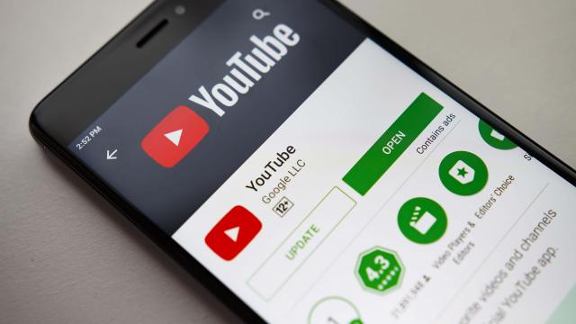 <b>Ţie îţi merge YouTube? Aplicaţia stricată pe Android după ultima actualizare</b>Utilizatorii aplicaţiei YouTube de pe Android se confruntă cu probleme după ultima actualizare a aplicaţiei, conform unor postări de pe Reddit şi X. E vorba despre crash-uri, dar şi despre aplicaţie care nici măcar nu porneşte

