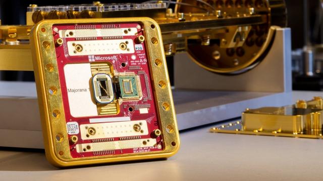 <b>Majorana 1 și promisiunea unui milion de qubiți; Microsoft accelerează dezvoltarea computerelor cuantice utilitare</b>Microsoft face un pas major în această direcție cu Majorana 1. Acest cip cuantic complet nou, bazat pe arhitectura Topological Core, ar putea accelera semnificativ dezvoltarea computerelor cuantice capabile să abordeze probleme industriale complexe.