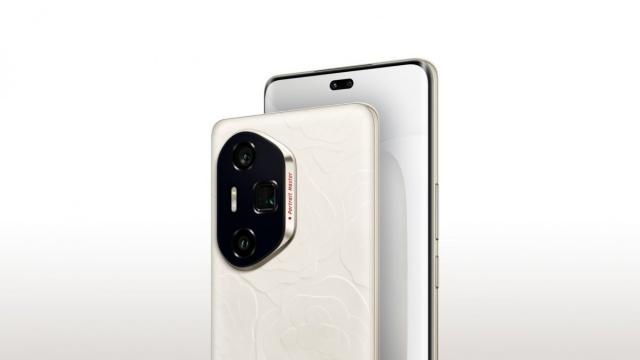 <b>Acest telefon se duce spre 8000 mAh cu bateria; HONOR 400 Pro ar putea marca un prag nou de dotări</b>Dacă vă impresionează telefoanele cu baterii de 6000 mAh, aflaţi că vi se pregăteşte ceva. Aparent trecem cât de curând nu doar la 7000 mAh, ba chiar mai sus de atât. HONOR 400 Pro s-ar pregăti de lansare, cu o baterie de 7800 mAh