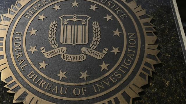 <b>Americanii bombardați cu SMS-uri false din China; Scam-ul cu taxe rutiere ia amploare</b>Un nou val de atacuri prin SMS lovește puternic în SUA, iar FBI-ul avertizează că mesajele sunt generate de hackeri chinezi și vizează atât utilizatorii de iPhone, cât și pe cei de Android. Deși la prima vedere pare o schemă banală, în stilul celor pe..