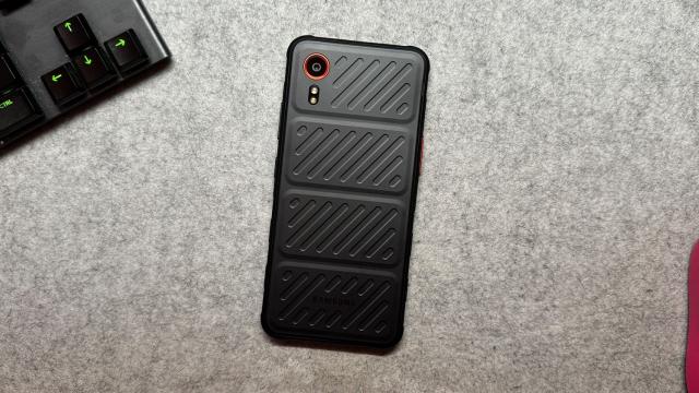 <b>Samsung Galaxy XCover 7 Pro primește certificarea FCC; După o mică confuzie legată de nume, noul model robust pare că va sosi curând</b>Samsung a lansat de-a lungul timpului multe smartphone-uri robuste sub gama Xcover. Ei bine, pare că acum ne pregătit de debutul modelului XCover 7 Pro. Inițial se credea că Samsung va trece direct la seria XCover 8, având în vedere că XCover 7