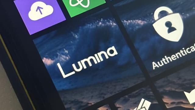 <b>Chatbot AI pe un sistem de operare abandonat; Windows Phone 8.1 primește Lumina</b>Windows Phone 8.1, un sistem considerat „defunct” de ani buni, tocmai a primit primul chatbot AI în stil ChatGPT. Se numește „Lumina” și a fost creat de către un membru pasionat din comunitatea Lumia (Reddit). Aplicația e în beta și e testată de puținii