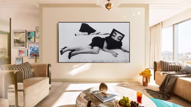 <b>Samsung și Art Basel lansează cea mai extinsă colecție digitală de artă contemporană pe Samsung Art Store; 38 de lucrări curatoriate disponibile acum pe televizoarele The Frame</b>Samsung Electronics a lansat oficial cea mai mare colecție Art Basel de până acum, disponibilă exclusiv pe platforma Samsung Art Store, în cadrul târgului Art Basel in Basel, desfășurat între 19–22 iunie 2025. Sub denumirea ABB (Art Basel in Basel)..