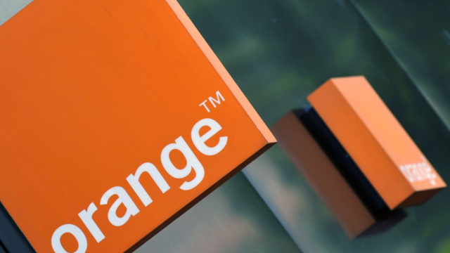 <b>Orange România inregistreaza prima pierdere din ultimii 15 ani; Iată contextul</b>Orange România a înregistrat în 2024 prima pierdere netă din ultimii 15 ani: 863,86 milioane de lei. Cifrele sunt cu atât mai surprinzătoare cu cât vorbim despre liderul pieței locale de telecomunicații, care venea dintr-un 2023 pe plus