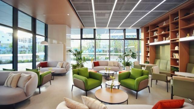 <b>Xiaomi se apucă de imobiliare? Chiria e doar 280 de dolari pe lună pentru apartamente smart</b>Xiaomi lansează un nou proiect imobiliar în Beijing și Nanjing, dar nu e vorba de vreun business clasic în domeniul construcțiilor. Compania chineză vizează tinerii absolvenți și angajații proprii, oferindu-le locuințe smart complet mobilate
