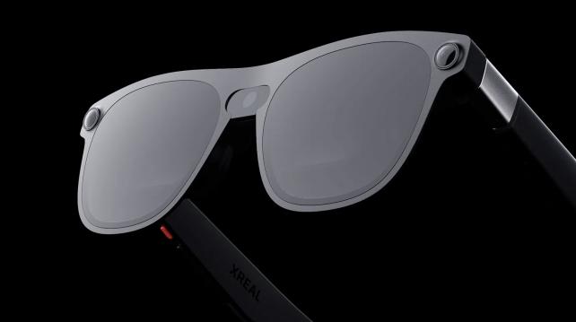 <b>Google și-a găsit partenerul pentru ochelari AR în China; Xreal construiește hardware-ul pentru Android XR</b>Startup-ul chinez Xreal colaborează cu Google pentru dezvoltarea primilor ochelari de realitate augmentată care folosesc noul sistem de operare Android XR. Produsul, cunoscut sub numele de cod Project Aura, ar putea fi lansat comercial în primul trimestru