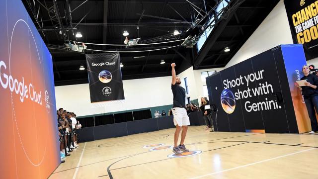 <b>AI Health Coach de la Google va integra date din Health Connect, Fitbit și surse externe; Primele teste arată scoruri peste experți umani în somn și fitness</b>Google nu a venit doar cu telefoane noi la evenimentul Pixel, ci a expus și una dintre cele mai mari limite ale ceasurilor smart actuale: o cantitate uriașă de date fără context real pentru utilizator. Iar soluția propusă nu e o funcție banală, ci un AI..