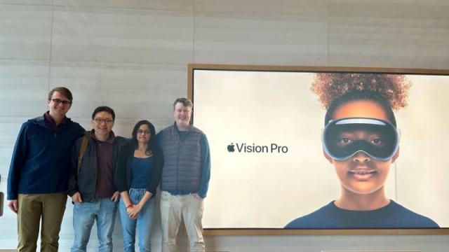 <b>Robby Walker pleacă de la Apple în plin haos pe zona de AI; tot mai mulți executivi migrează către Meta</b>Unul dintre cei mai vechi oameni din echipa de inteligență artificială a Apple, Robby Walker, urmează să părăsească compania luna viitoare, potrivit unor surse citate de Bloomberg. Plecarea lui vine într-un moment tensionat pentru Apple, care a tot fost..