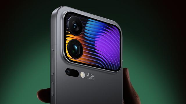 <b>Cum se diferențiază Xiaomi 17 Pro Max la capitolul cameră față de modelul Pro? Iată schimbările</b>Am aflat ieri cum se prezintă Xiaomi 17 Pro la capitolul cameră, iar acum este rândul fratelui mai mare să își dezvăluie setup-ul foto, moment în care aflăm dacă sunt diferențe. Este interesantă această comparație în ideea în care dacă acum