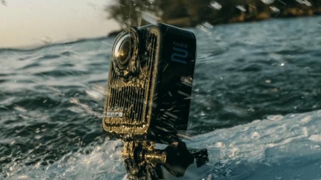 <b>GoPro Max2 360 aduce filmare 8K la 360 de grade plus stabilizare HyperSmooth; deja la precomandă pe eMAG</b>Sunt multe lansări în această perioadă, dar pe cele mai importante nu le ratăm - un exemplu fiind camera de acțiune GoPro Max2 360 capabilă de filmare 8K la 30fps, în format 360 de grade desigur. Vine cu o serie de noutăți interesante