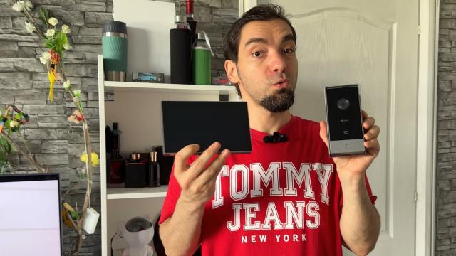 <b>EZVIZ HP5 Review: Interfonul video care face de toate, e și sonerie, cameră de supraveghere, îți modifică și vocea pentru intimitate, în plus deschide și poarta</b>După ce în primăvară curierul ne bătea la ușă cu un nou aspirator EZVIZ (modelul RS20 Pro - review aici), în toamnă curierul vine la casă, cu un nou produs de la EZVIZ, mai precis interfonul video smart home EZVIZ HP5