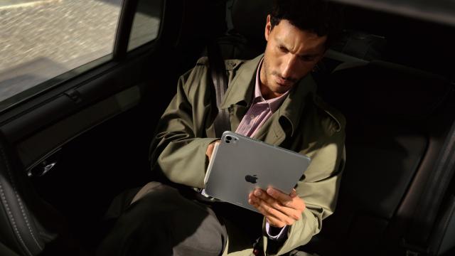 <b>iPad Pro-ul cu procesor M6 va avea vapor chamber, inspirat de iPhone 17 Pro</b>După nișcai probleme cu supraîncălzirea pe iPhone 15 Pro şi 16 Pro Max-ul colegului Alex care tot încingea, Apple a reuşit să răcească mai eficient iPhone 17 Pro, în 2 moduri. Mă refer la vapor chamber şi mă refer la corpul din aluminiu