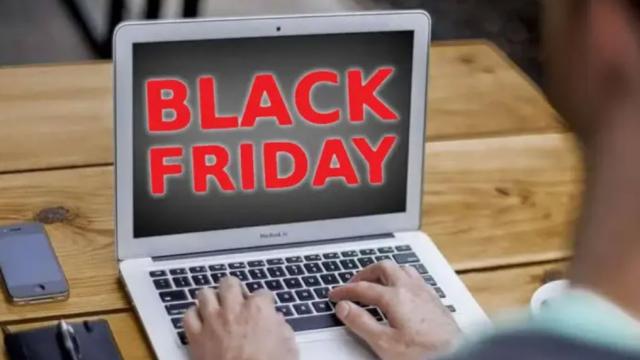 <b>Atenţie la ţepe de Black Friday 2025: Ce drepturi ai cand închei un contract (Recomandări ANCOM)</b>Am intrat oficial în sezonul reducerilor de Black Friday şi o să fiţi inundaţi probabil cu oferte speciale, de nerefuzat. Unele vor implica încheierea unor contracte, iar ANCOM a oferit nişte recomandări şi avertizări clienţilor, aşa cum aflăm