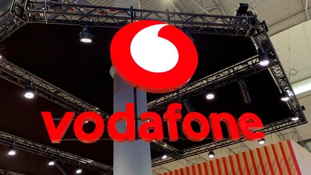 <b>Vodafone avertizează asupra stagnării digitale în UE; Legea Rețelelor Digitale poate fi salvarea</b>Vodafone trage un semnal de alarmă, spunând că Europa rămâne în urmă pe scena digitală globală. Conform gigantului, Legea Rețelelor Digitale (Digital Networks Act - DNA) ar putea fi ultima șansă reală pentru recuperare. Într-o piață globală dominată