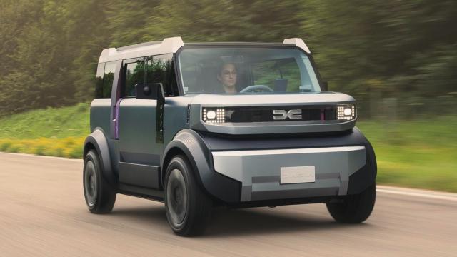 <b>Dacia Hipster câștigă premiul pentru designul anului în cadrul Top Gear Awards 2025; Conceptul a fost numit „cubul cu față veselă”</b>Dacia a reușit să atragă atenția juriului britanic Top Gear cu noul său concept car, Hipster, un vehicul electric ultra-compact care a fost premiat la categoria „Design-ul anului”. Deși este încă în stadiu de prototip, Hipster s-a impus într-o competiție