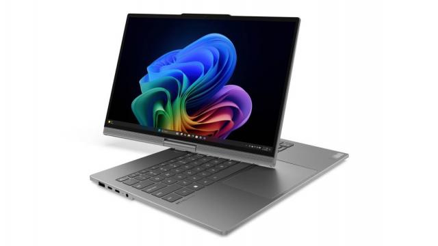 <b>CES 2026: Lenovo ThinkBook Plus Gen 7 Auto Twist surprinde cu un ecran OLED rotativ automat; Disponibil din iunie</b>La CES 2026, Lenovo a prezentat oficial ThinkBook Plus Gen 7 Auto Twist, un laptop care aduce un element rar pe piață. El dispune de o balama motorizată care rotește automat ecranul OLED în funcție de poziția utilizatorului. Cu un panou OLED tactil