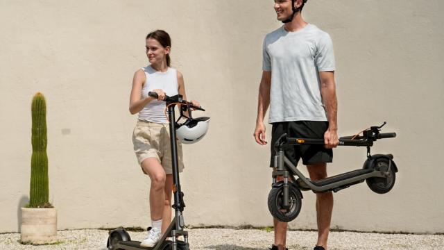 <b>Xiaomi Electric Scooter 6 primeşte preţuri în Europa şi data de lansare; Vin 5 versiuni!</b>Xiaomi se pregăteşte să lanseze o nouă generaţie de trotinete electrice în Europa, mai precis Xiaomi Electric Scooter 6. Ei bine, până să le vedem pe viu, probabil la MWC 2026 în Barcelona, avem parte de o scăpare de preţuri şi data de lansare pentru UE.