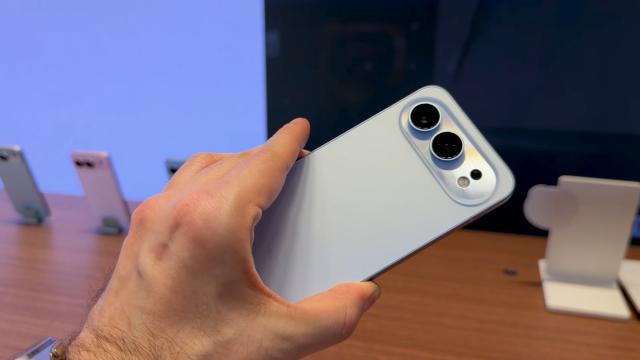 <b>Prima apariție a lui Honor 600 Lite indică spre o schimbare de procesor, dar nu tocmai grandioasă</b>Deși piața globală nu l-a primit pe Honor 500, sunt șanse mari ca viitorul model să sosească și la noi, mai curând decât ne așteptam. Leak-urile au început să apară online și chiar recent am aflat că Honor 600 va avea o baterie