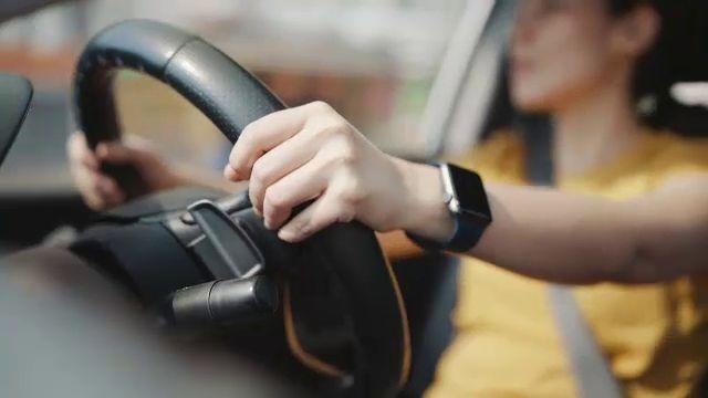 <b>RCA mai ieftin prin PPC sau eMAG? Brokerii avertizează asupra riscurilor din spatele reformei ASF</b>O posibilă ieftinire a polițelor RCA este invocată în contextul unei modificări pregătite de Autoritatea de Supraveghere Financiară (ASF), care ar permite unor companii din afara industriei clasice de asigurări să vândă direct polițe auto.