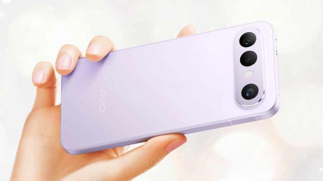 <b>vivo X300 FE a fost prezentat discret! Flagship compact cu procesor Snapdragon 8 Gen5 și baterie mare</b>Fără prea mult tam-tam, vivo a anunțat un nou flagship la nivel global. Vorbim despre vivo X300 FE, model ce pare să fie aproape identic cu vivo S50 Pro Mini. E un flagship compact ce aduce procesor Snapdragon 8 Gen5 și o baterie mare, de 6500 mAh