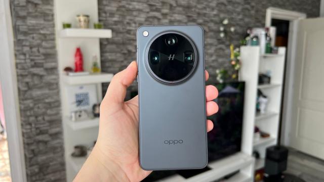 <b>OPPO nu se joacă în materie de camere și pregătește setup triplu de 200 mpx wide, 200 mpx periscop și 200 mpx ultrawide pe Find X10 Pro</b>După camere wide și telephoto de 200 de megapixeli următorul pas este... ultra-wide. O asemenea cameră vrea să pună OPPO pe viitorul flagship Find X10 Pro, sau cel puțin asta ne spune zvonacul Digital Chat Station