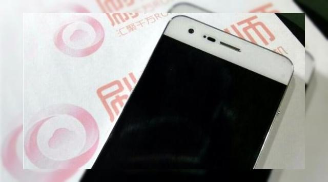 <b>ZTE Nubia Z9 va avea un ecran fără margini, confirma un oficial al companiei producatoare</b>La finalul lunii martie compania ZTE lansa telefoanele Nubia Z9 Max şi Nubia Z9 Mini, dar ne surprindea lipsa unui model Z9 flagship, care să se &icirc;ncadreze &icirc;ntre ele. Ei bine, acest model e gata să sosească, iar un oficial ZTE are indicii...