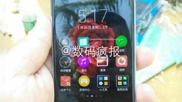 <b>Imagini live cu smartphone-ul ZTE Nubia Z9 ne confirmă display-ul curbat în stil Galaxy S6 Edge</b>După imaginea randată de ieri &icirc;n care ni se prezenta faptul că modelul ZTE Nubia Z9 ar putea sosi cu un display curbat spre margini, la fel ca și Samsung Galaxy S6 Edge, iată că astăzi &icirc;și fac apariția și fotografii live ce vin să...