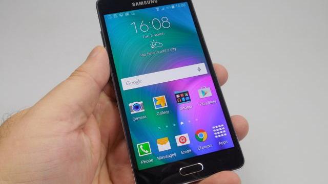 <b>Samsung Galaxy A5 Review: design atractiv şi ecran excelent, telefon pentru adolescenţi, preţ pentru adulţi (Video)</b>Samsung Galaxy A5 a sosit la Mobilissimo.ro &icirc;n teste odată cu &icirc;nceputul primăverii şi acum a venit şi momentul recenziei text. Terminalul aparţine de mijlocul gameri Galaxy A, undeva &icirc;ntre A3 şi A7. Seria Galaxy A este inspirată...