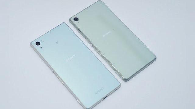 <b>Iată diferenţele dintre Sony Xperia Z4 şi Sony Xperia Z3: port microUSB expus, grosime scăzută şi altele</b>Sony Xperia Z4 a fost anunţat &icirc;n această săptăm&acirc;nă &icirc;n mod neaşteptat, dar răm&acirc;ne doar pe piaţa din Japonia deocamdată. La nivel internaţional vom primi o versiune cu alt nume, dar p&acirc;nă atunci hai să aflăm care...