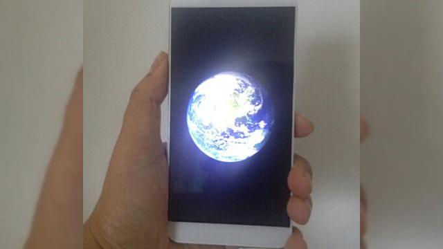 <b>Serendipity S7 apare în noi fotografii; maginile din jurul ecranului măsoară doar 0.7 mm</b>&Icirc;n lumea telefoanelor cu display-uri edge-to-edge &icirc;și va face &icirc;n cur&acirc;nd intrarea și modelul Serendipty S7, un smartphone high-end de origine chineză ce urmează a fi dezvoltat &icirc;n doar 2000 unități. Astăzi, noi...