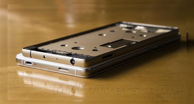 <b>ZTE Nubia Z9 are parte de o nouă scăpare, vine cu o ramă metalică şi ecran de 5.2 inch</b>ZTE a reuşit performanţa de a lansa două terminale derivate dintr-un flagship, dar fără a lansa flagshipul. E vorba despre ZTE Nubia Z9 Max şi Z9 Mini, iar acum &icirc;l aşteptăm pe Nubia Z9. Acest model a avut parte de c&acirc;teva scăpări, iar...