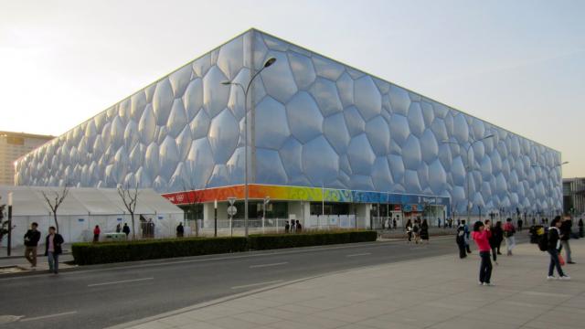 <b>ZTE Nubia Z9, telefonul cu ecran edge to edge şi 8 GB RAM debutează la Beijing în câteva minute, la ora 14:00 (Live video)</b>Am tot scris &icirc;n ultimele săptăm&acirc;ni despre telefonul ZTE Nubia Z9, care se remarcă printr-un ecran edge to edge, dar şi printr-o cantitate gigantică de RAM, 8 GB. Dotarea nu e doar o speculaţie, ea fiind confirmată de către autoritatea...
