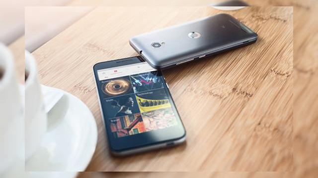 <b>Vodafone UK lansează un telefon cu Android 5.0 şi preţ foarte mic, dar şi o tabletă cu Lollipop atractivă</b>Vodafone a lansat 3 noi terminale astăzi &icirc;n Marea Britanie, ele av&acirc;nd toate şansele să ajungă şi la noi. E vorba despre Smart Prime 6, un smartphone ce vine cu Lollipop la bord şi preţ de 119 dolari, dar şi o tabletă destul de...