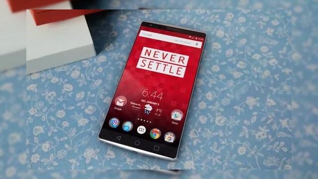 <b>OnePlus 2 primeşte şi un preţ, de 402 dolari şi ar urma să vină cu procesorul Snapdragon 810</b>OnePlus Two a tot avut parte de scăpări şi zvonuri &icirc;n ultimele luni, dar &icirc;n mod mai discret dec&acirc;t multe alte telefoane din China, deci secretul e bine păstrat. &Icirc;n vreme ce &icirc;i aşteptăm debutul &icirc;n trimestrul 3,...