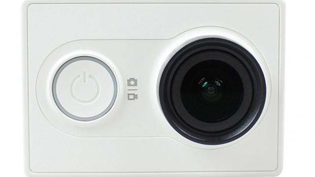 <b>Xiaomi Xiaoyi, camera video de acțiune ce rivalizează cu GoPRO ajunge la QuickMobile</b>Pe lângă smartphone-uri, ceasuri inteligente și tablete aduse în premieră pe piața locală, cei de la QuickMobile oferă și alte gadget-uri foarte interesante. Xiaomi Xiaoyi este un exemplu de device, acesta fiind o cameră video de...