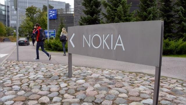 <b>Microsoft şi alţi câţiva parteneri lucrează la o infrastructură IT de top pentru Nokia</b>Nokia a anunţat recent un parteneriat cu Microsoft, HP şi Telefonica pentru a realiza o infrastructură IT "excepţională", aşa cum o descriu chiar finlandezii. Reţineţi că e vorba de firma Nokia din Finlanda aici, aceeaşi care nu are voie să...