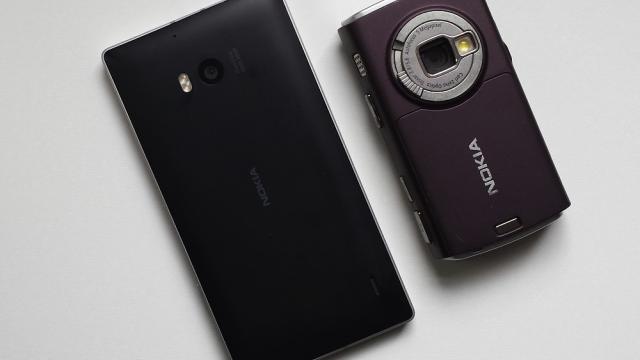 <b>Trecut versus prezent: Nokia N95 versus Lumia 930, un salt impresionant la nivel de optică</b>Celebrul Steve Litchfield de la All About Windows Phone&nbsp;a realizat o comparaţie nostalgică &icirc;ntre Nokia N95, unul dintre primele telefoane asa zise smart şi Lumia 930, unul dintre ultimele flagshipuri Lumia lansate &icirc;n intervalul...
