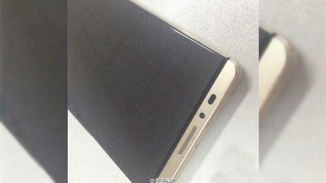 <b>Huawei Mate 8 îşi face apariţia în imagini hands on, vine cu ecran Quad HD şi camera de 20 MP</b>Cu c&acirc;teva zile &icirc;n urma ajungea pe web portofoliul celor de la Huawei pe anul 2015, incluz&acirc;nd c&acirc;teva telefoane noi foarte interesante. Aparent suntem la c&acirc;teva săptăm&acirc;ni distanţă de debutul lui Huawei Mate 8, deci nu...