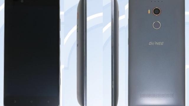 <b>Gionee E8 este telefonul ce poate face fotografii la o rezoluție de 100 megapixeli</b>&Icirc;n ultimul timp am tot auzit despre una dintre funcțiile inedite ce va fi regăsită pe smartphone-ul Vivo X5 Pro, și anume posibilitatea realizării unor fotografii de tip selfie de 32 megapixeli. Astăzi ni se dezvăluie faptul că și Gionee...