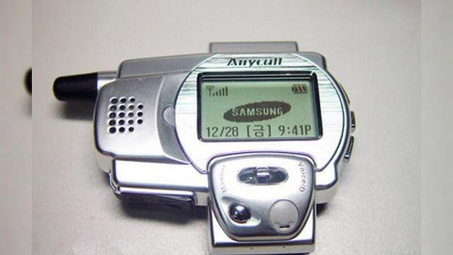 <b>Din negura timpului: Samsung avea un super smartwatch în 1999, de care aproape nimeni nu a auzit: SPH-WP10 (Video)</b>Nu trebuie să te &icirc;ntorci p&acirc;nă la vremurile lui Dick Tracy pentru a găsi un smartwatch clasic şi care era &icirc;naintea vremurilor sale. Samsung avea un astfel de device &icirc;ncă din 1999, anul &icirc;n care toată lumea aspira la...