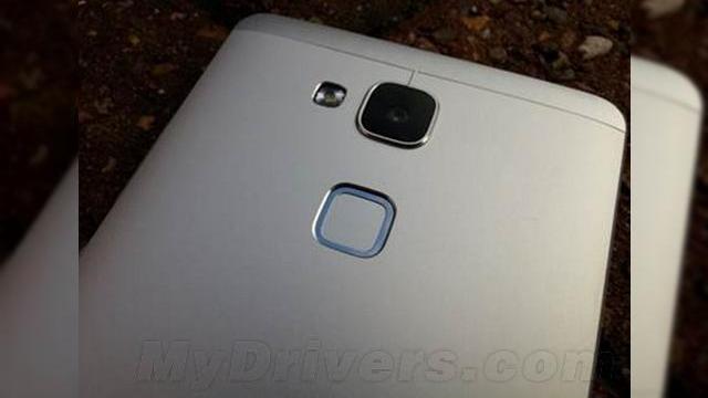 <b>Huawei pare a pregăti un phablet cu scanner de amprente şi preţ sub 200 de dolari; Încă un Mate?</b>Luna viitoare aşteptam debutul unui nou model din seria Huawei Mate, un phablet high end care să devină flagship pentru compania chineză. Până atunci descoperim o nouă scăpare de terminal Huawei, care vine cu scanner de amprente şi preţ...