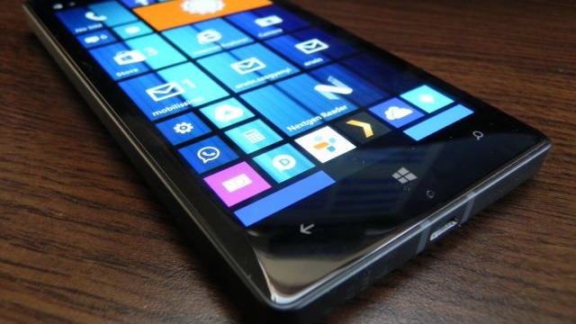 <b>Află la ce preț se mai vinde în România cel mai performant telefon Windows Phone!</b>Deși Microsoft a preluat departamentul mobile Nokia de ceva timp, gigantul IT pare a ezita pentru moment să lanseze un flagship pe piață. Totuși, &icirc;ncă din perioada Nokia, mai precis &icirc;n vara anului 2014, am primit unul dintre cele mai...
